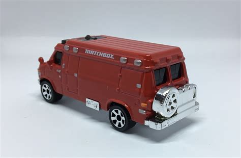 Custom Chevy Van Szirszarjaim