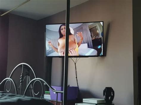 Huge Tit Addict Huge Clothed Tits Scrolller