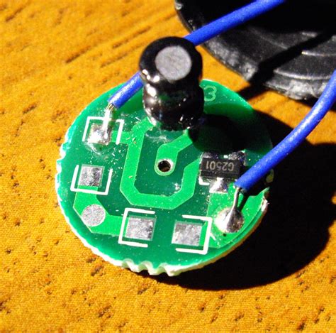 ТехноГен: Китайские фонарики POLICE... Они такие китайские