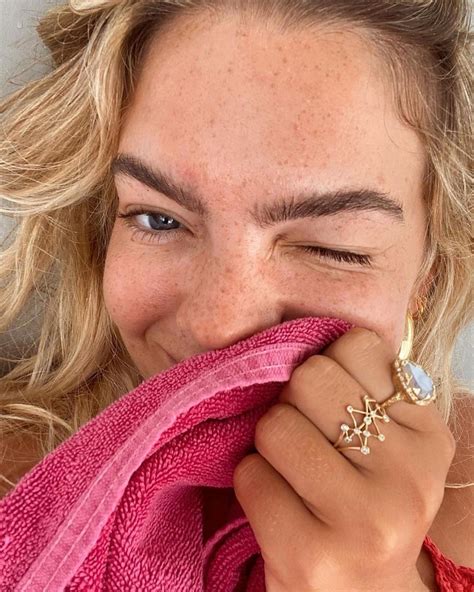 Louisa Johnson Again Showed Off A Sexy Figure In A Revealing Bikini Photos Video The