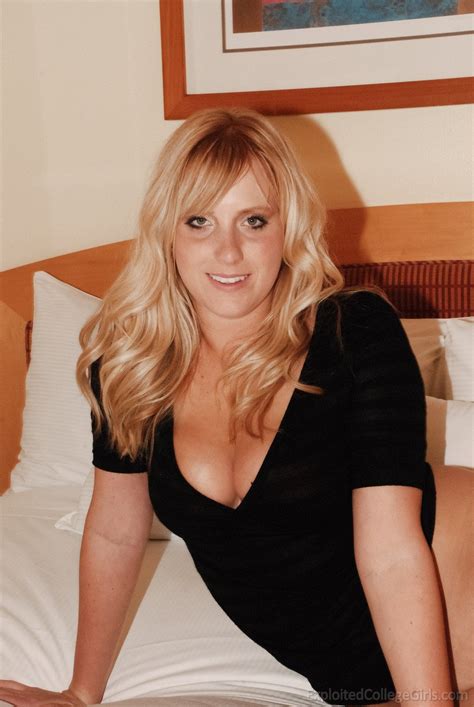 Slutty Blonde Hottie Molli Sucks A Big Cock 16 Photos