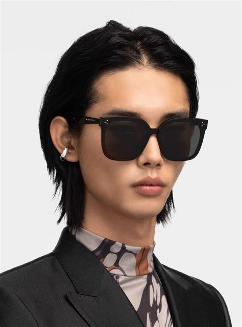 Mẫu Gọng Kính Hàn Quốc Hot Trend 2023 Được Giới Trẻ Săn Lùng