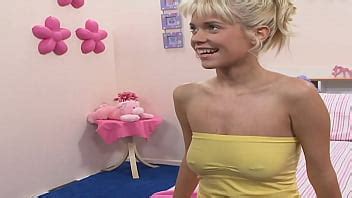 Joven Rubia Recibe Una Enorme Polla Hasta Que Su Cara Queda Cubierta De Semen Xvideos