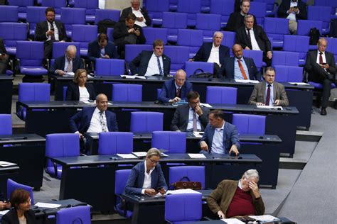 Berichte Verfassungsschutz Stuft Gesamte Afd Als Verdachtsfall Ein