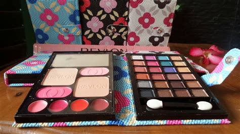 REVLON MAKE UP KIT Revlon DOMPET NAKED ONLINE
