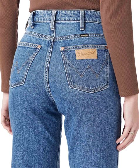 Wrangler Mom Jeans Straight Leg In Stonewash