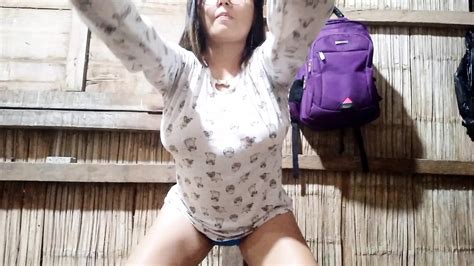 Deine Vagina Verursacht Mir Einen Orgasmus Stiefschwester Tanzt Sexy Auf Dem Stuhl Und Zeigt