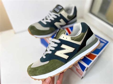 Купить кроссовки New Balance 574 зеленые с синим в СПб