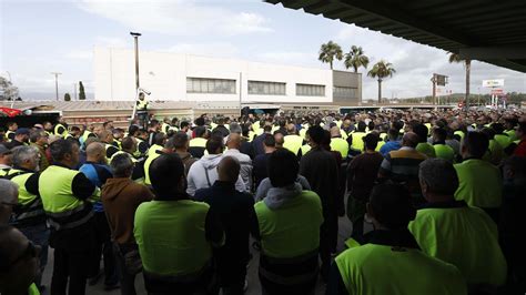 Las Fotos De La Asamblea De Trabajadores De Acerinox