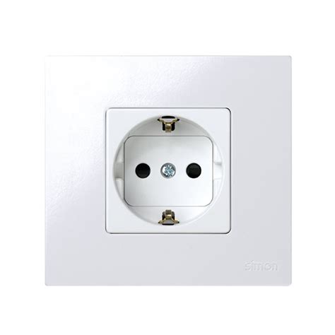 Розетка с заземлением Schuko 2Р+Е со шторками 16A 250В~ белого цвета с ...