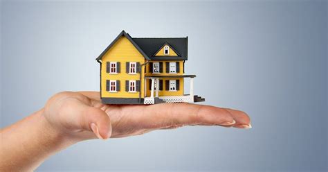 how to deal with home insurance claim adjusters