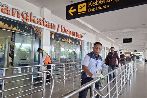 Angkutan Lebaran Orang Melalui Bandara Radin Inten Ii Lampung