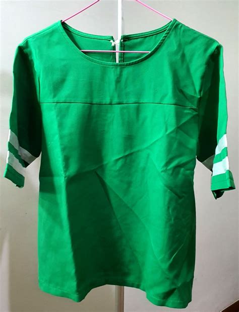 green top fesyen wanita pakaian wanita atasan  carousell