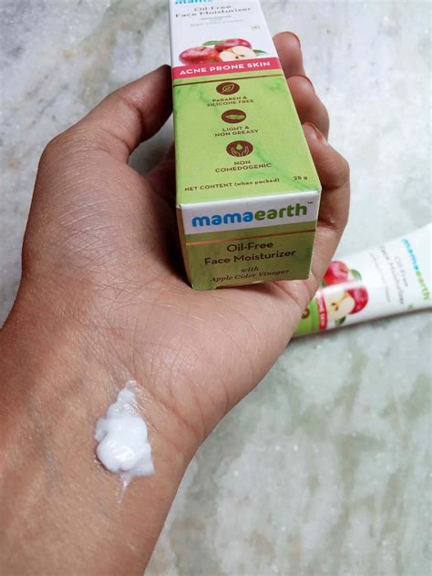 Mamaearth oil free face moisturizer review