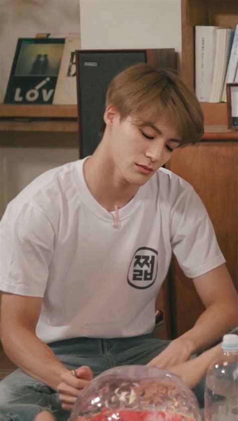 Jeno Boyfriend Material Lucu Selebritas Nct