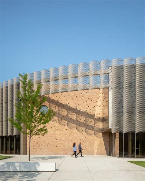 John Ronan Architects Creates Circular Brick Building For Chicago Park