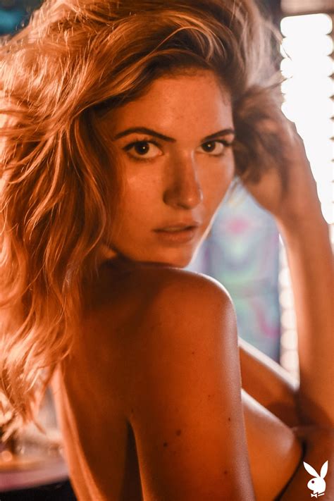Shauna Sexton Nude