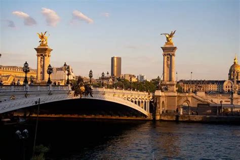 pont alexandre iii bridge guide