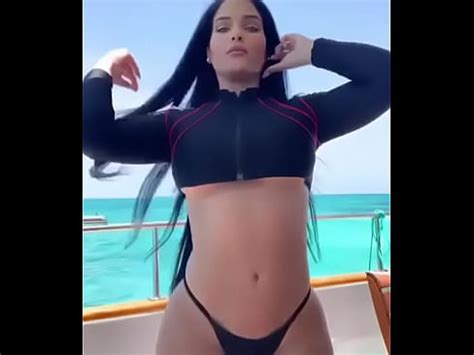 Morocha Brunette Alguien Sabe Quien Es XVIDEOS