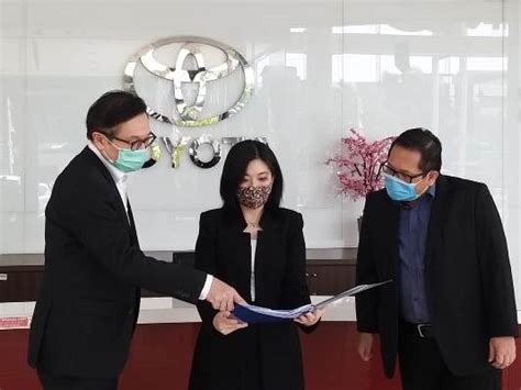 penjualan otomotif menurun tunas ridean bukukan laba rp triliun
