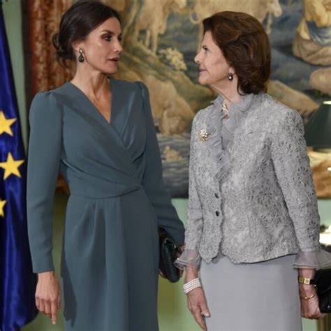 La Reina Letizia Y Silvia De Suecia Hablando En La Residencia De La