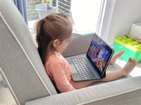 Making the Cut: No TV, No Problem (Yet) — Minimalist in the Bay Area