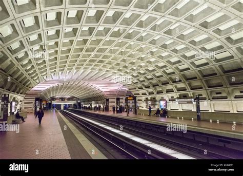 Washington dc metro train hi-res stock photography and images - Alamy