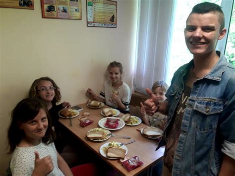 Міцна родина – щаслива дитина | Володарська спеціалізована школа ...