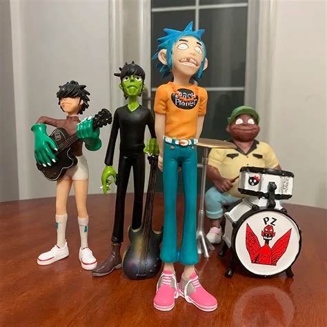 Pack 4 Estátuas Noodle 2D Murdoc Niccals Russel: Gorillaz Banda ...