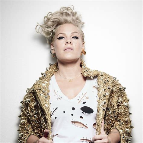 Many fans don't know sarah sanguin started her career in opera 2