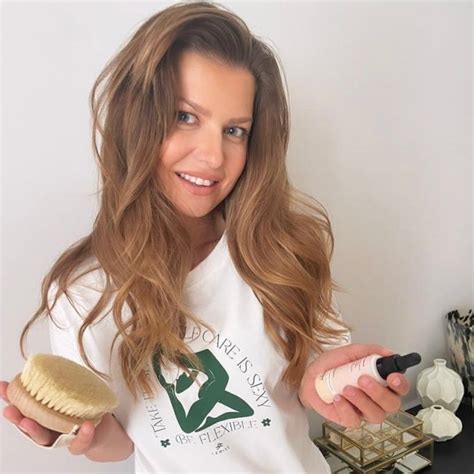 Anna Lewandowska W Chabrowym Bikini Polskiej Marki Wiemy Sk D I Za Ile Nie Za Miliony Monet