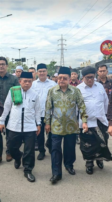 Al Haris Jalan Kaki Hadiri Resepsi Puncak Satu Abad Nahdlatul Ulama