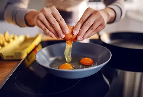 What Happens If I Eat Expired Eggs Food Poisoning Symptoms