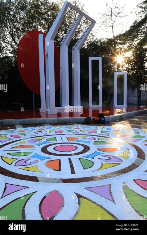 Central Shahid Minar Hi Res Stock Photography And Images Alamy
