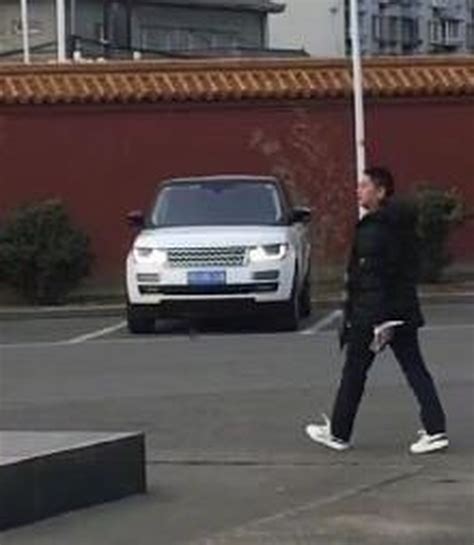 Hot girl trà sữa sinh con thứ cùng chồng tỷ phú