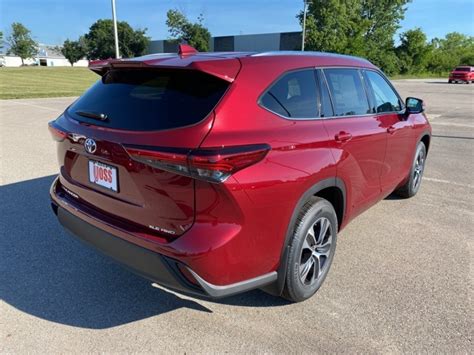 39 719 2020 Toyota Highlander Xle Red 4d Sport Utility In Beavercreek