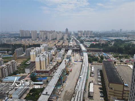 山东菏泽：长江路快速通道跨京九铁路大桥成功“双转体”【3】 图片频道 人民网