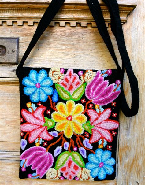 Posey handmade wool messenger bag uniquely created by artisans in Peru