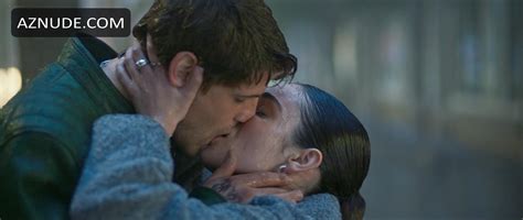 ELEA ROCHERA Nude AZNude