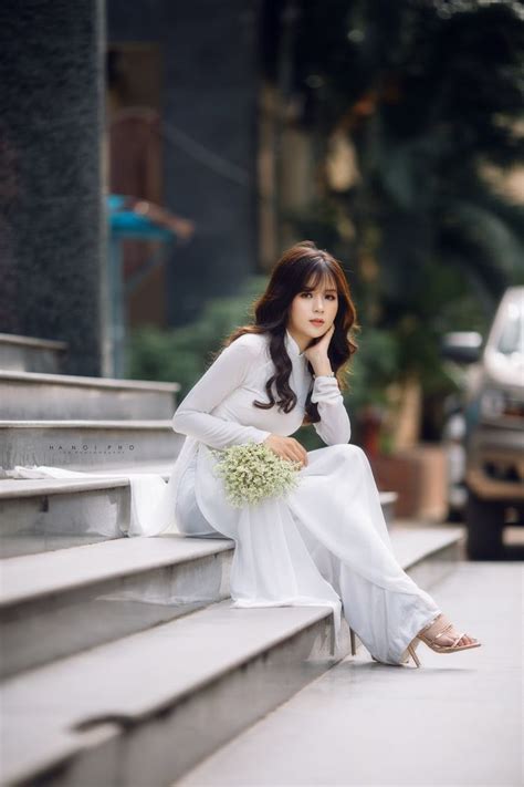 Hot Girl Thùy Dương xinh đẹp rạng ngời trong trang phục áo dài làm say đắm người nhìn Người