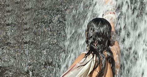 Kerala Mallu Aunty Ramyasri Bathing In Village River Sexy Wet Naked Back White Wet Saree