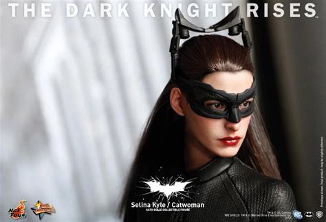 DARK KNIGHT RISES Hot Toys CATWOMAN Action Figure GeekTyrant