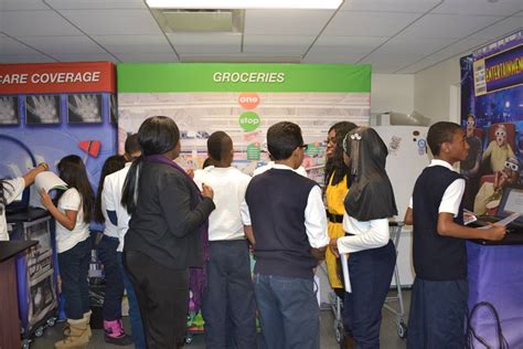 finance park  students experience  making real