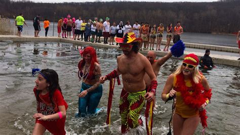 “freezin For A Reason ” Hundreds Take Part In Polar Plunge For Charity