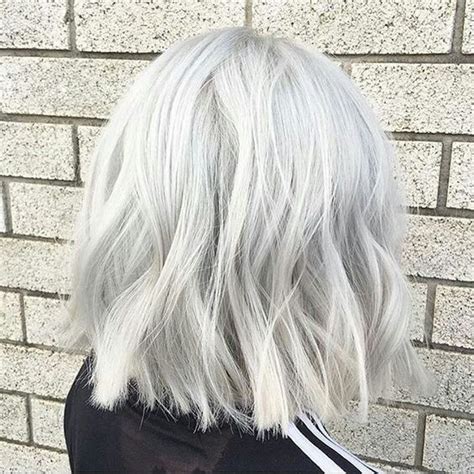Amazing Outfits | Kurze weiße haare, Weißes haar, Haarfarben