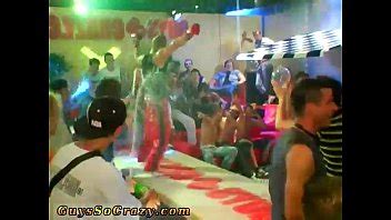 Fotos grupo desnudo universitario chicos gay tumblr Este épico masculino XVIDEOS