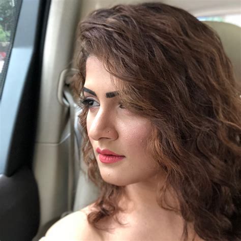 Srabanti Chatterjee Hot HD Photos Hot Cutey Smiley Sharee