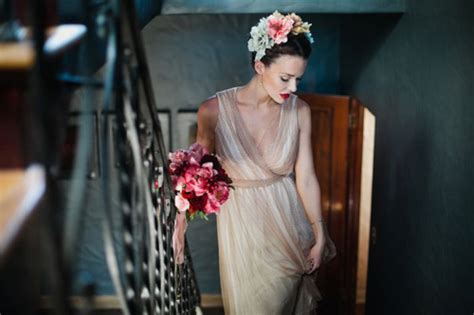 C I N V Qu T C V I V Y C I M U Nude