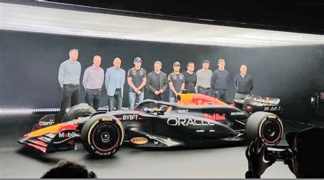 F1 2024 La Presentazione Della Nuova Red Bull Rb20 [ Foto E Video ]