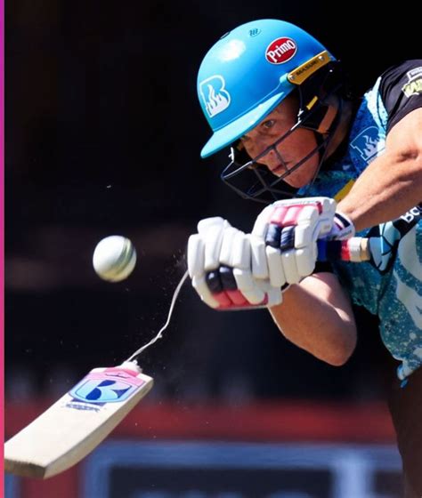 Women's Big Bash League: Harris smashes six with broken bat - Rediff ...